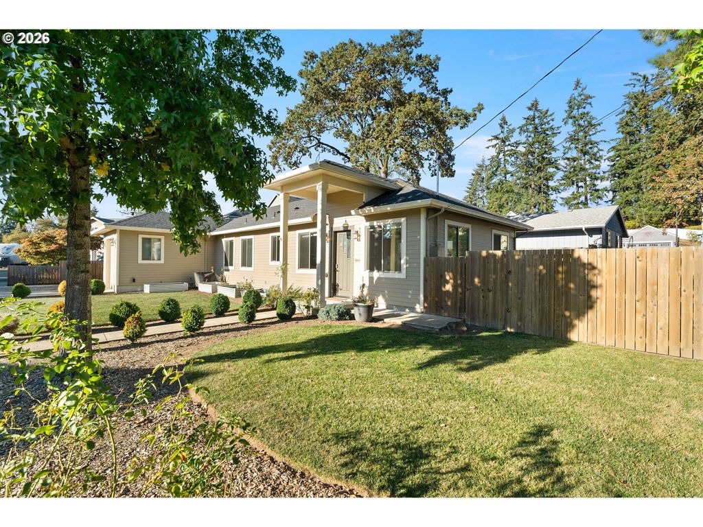 290 NELSON Ln, Gladstone, OR 97027