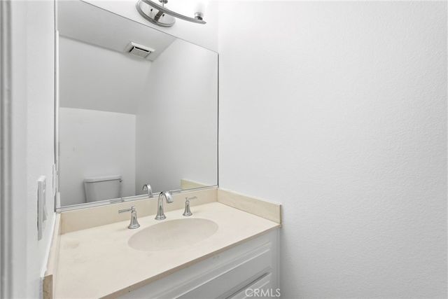 20120 Runnymede Street 17, Winnetka, CA 91306