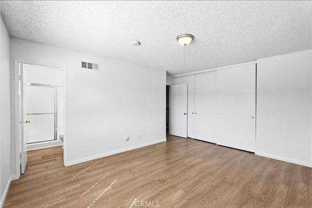 20120 Runnymede Street 17, Winnetka, CA 91306