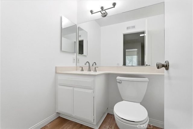 20120 Runnymede Street 17, Winnetka, CA 91306