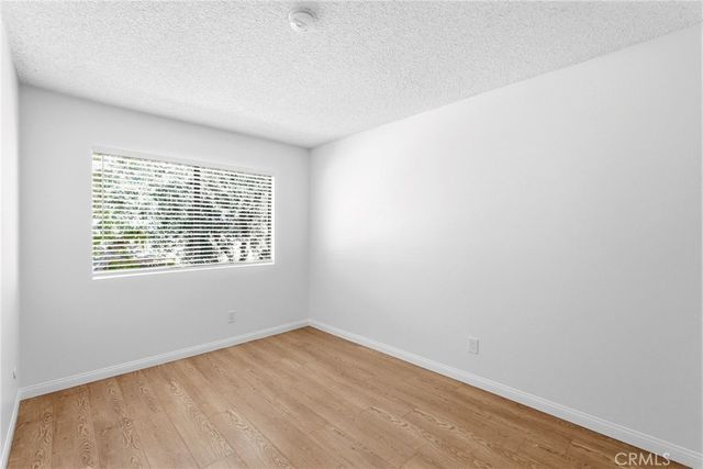 20120 Runnymede Street 17, Winnetka, CA 91306