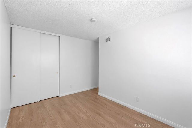 20120 Runnymede Street 17, Winnetka, CA 91306