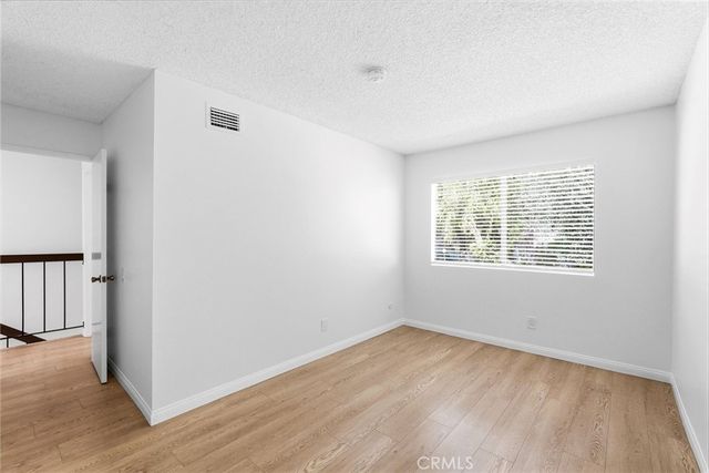 20120 Runnymede Street 17, Winnetka, CA 91306