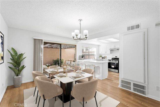 20120 Runnymede Street 17, Winnetka, CA 91306