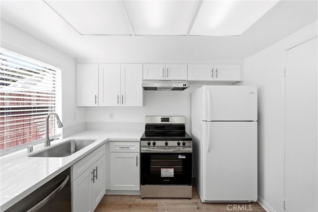 20120 Runnymede Street 17, Winnetka, CA 91306