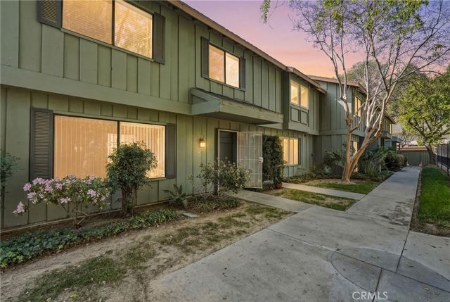 20120 Runnymede Street 17, Winnetka, CA 91306