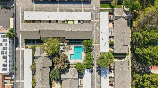 20120 Runnymede Street 17, Winnetka, CA 91306