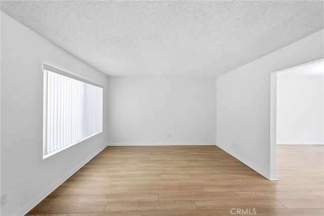 20120 Runnymede Street 17, Winnetka, CA 91306