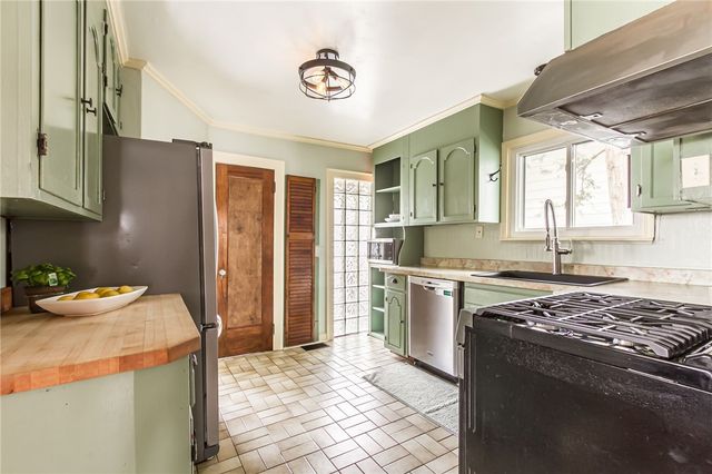 706 Madison Street, East Rochester, NY 14445