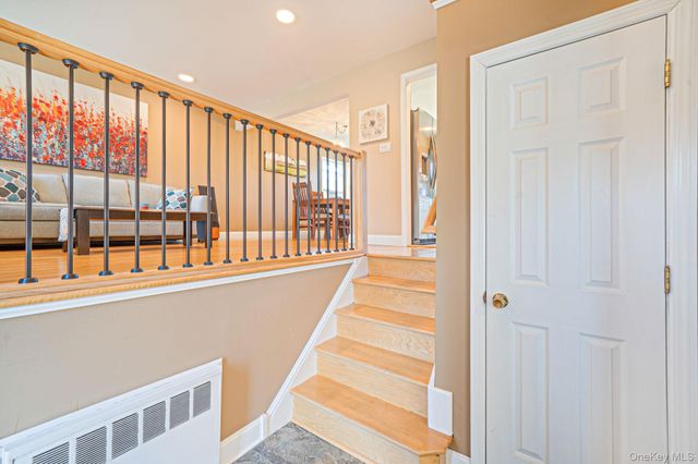 18 Brocton Lane, Kings Park, NY 11754