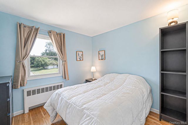 18 Brocton Lane, Kings Park, NY 11754
