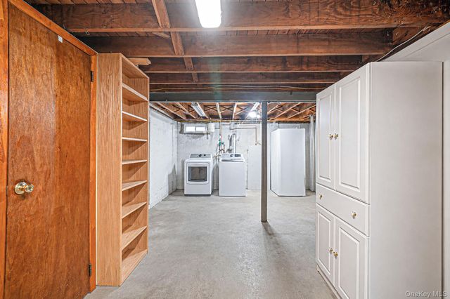 18 Brocton Lane, Kings Park, NY 11754