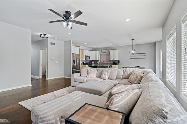 13874 Grandeur Avenue, Shelby Twp, MI 48315