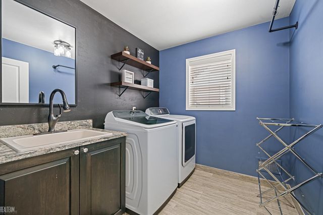 13874 Grandeur Avenue, Shelby Twp, MI 48315