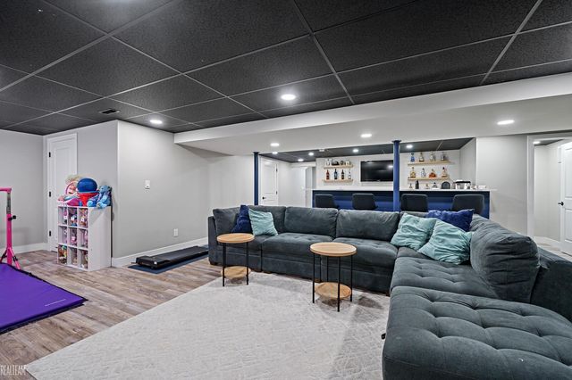 13874 Grandeur Avenue, Shelby Twp, MI 48315