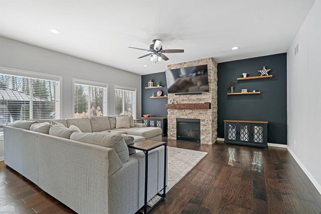 13874 Grandeur Avenue, Shelby Twp, MI 48315