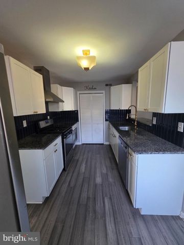303 SHERWOOD DR, Williamstown, NJ 08094