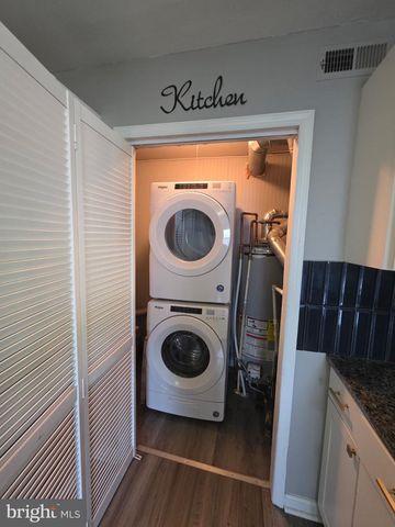 303 SHERWOOD DR, Williamstown, NJ 08094