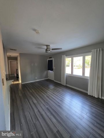 303 SHERWOOD DR, Williamstown, NJ 08094