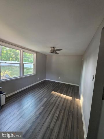 303 SHERWOOD DR, Williamstown, NJ 08094