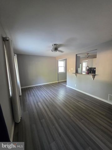 303 SHERWOOD DR, Williamstown, NJ 08094