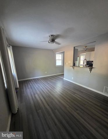 303 SHERWOOD DR, Williamstown, NJ 08094