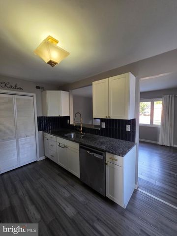 303 SHERWOOD DR, Williamstown, NJ 08094