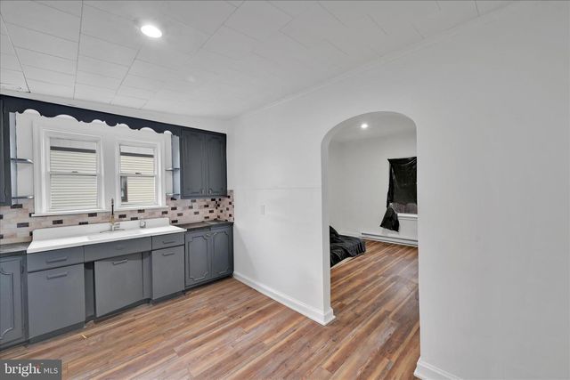 17 E CHERRY ST, Shenandoah, PA 17976