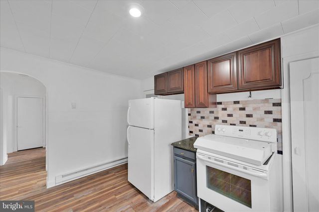 17 E CHERRY ST, Shenandoah, PA 17976