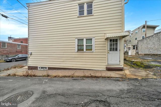 17 E CHERRY ST, Shenandoah, PA 17976