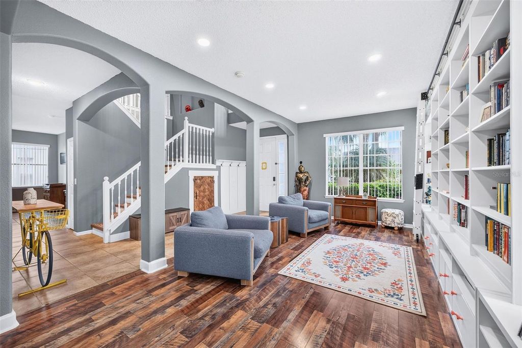 Image 11 of property listing at 2232 WINDCREST LAKE CIRCLE, Orlando, FL 32824