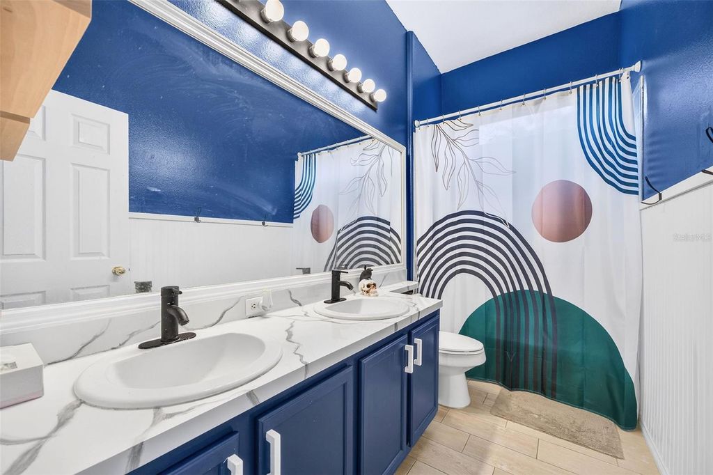 Image 32 of property listing at 2232 WINDCREST LAKE CIRCLE, Orlando, FL 32824