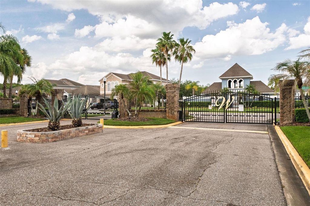 Image 46 of property listing at 2232 WINDCREST LAKE CIRCLE, Orlando, FL 32824