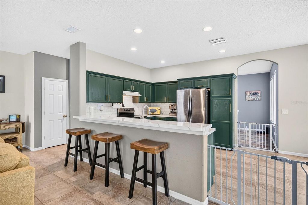 Image 6 of property listing at 2232 WINDCREST LAKE CIRCLE, Orlando, FL 32824