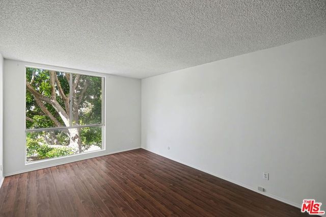 1340 S Beverly Glen Boulevard 112, Los Angeles, CA 90024