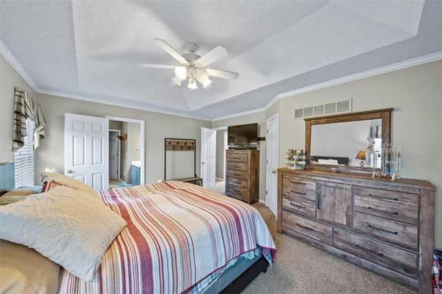958 NW Maplewood Court, Grain Valley, MO 64029
