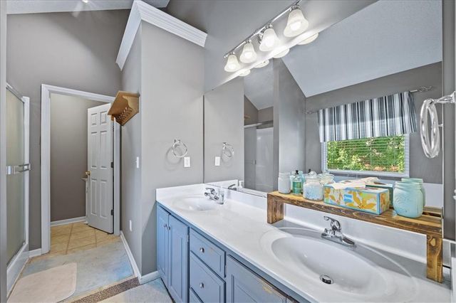 958 NW Maplewood Court, Grain Valley, MO 64029