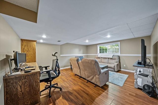 958 NW Maplewood Court, Grain Valley, MO 64029