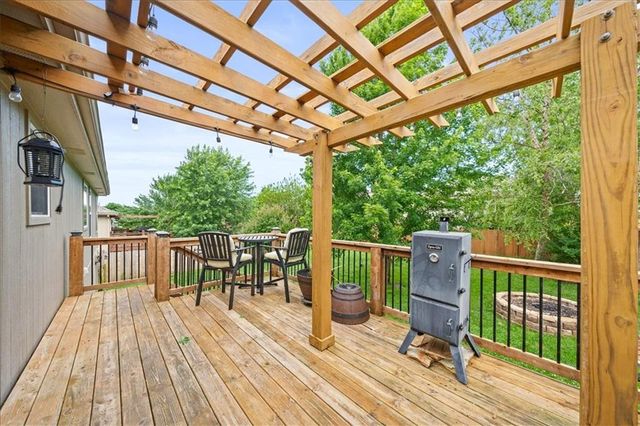 958 NW Maplewood Court, Grain Valley, MO 64029