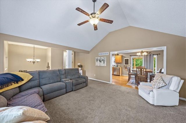 958 NW Maplewood Court, Grain Valley, MO 64029