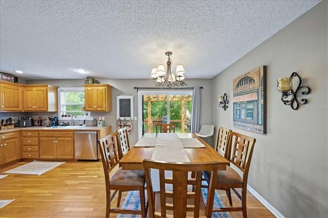 958 NW Maplewood Court, Grain Valley, MO 64029