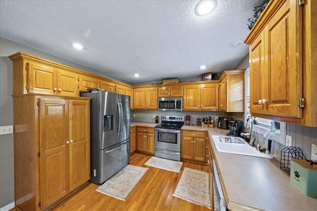 958 NW Maplewood Court, Grain Valley, MO 64029