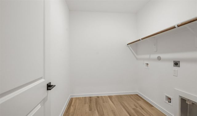 223 Dunovant Drive, Sealy, TX 77474