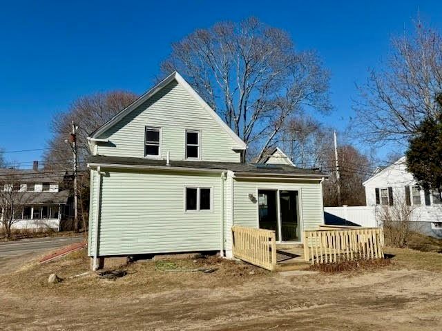 12 Smiths Ln, Kingston, MA 02364