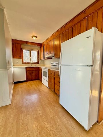 12 Smiths Ln, Kingston, MA 02364
