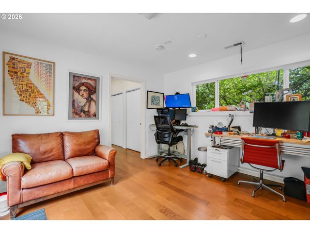 10413 Nw LAIDLAW Rd, Portland, OR 97229