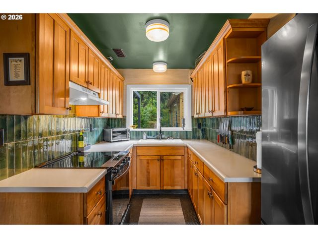 10413 Nw LAIDLAW Rd, Portland, OR 97229