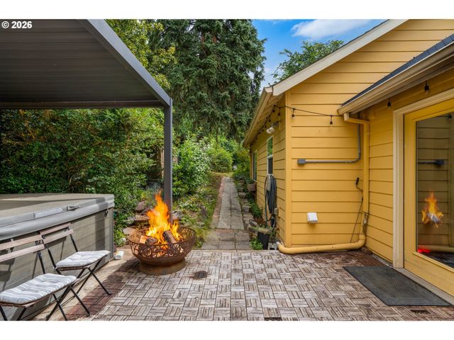 10413 Nw LAIDLAW Rd, Portland, OR 97229