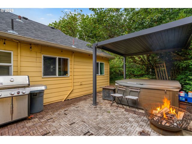 10413 Nw LAIDLAW Rd, Portland, OR 97229