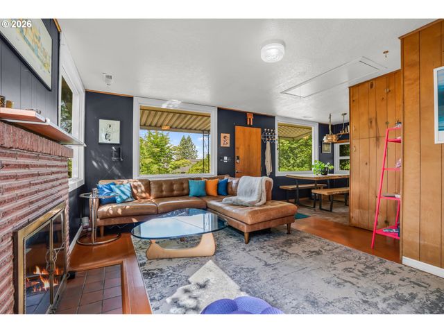 10413 Nw LAIDLAW Rd, Portland, OR 97229